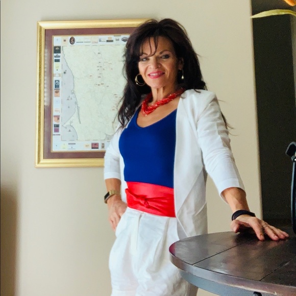 Meet your Posher, Debra - Picture 3 of 4